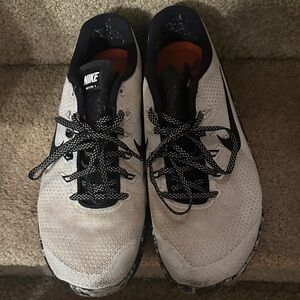 Nike Men's Gray and Black Athletic Shoes, Metkon 4